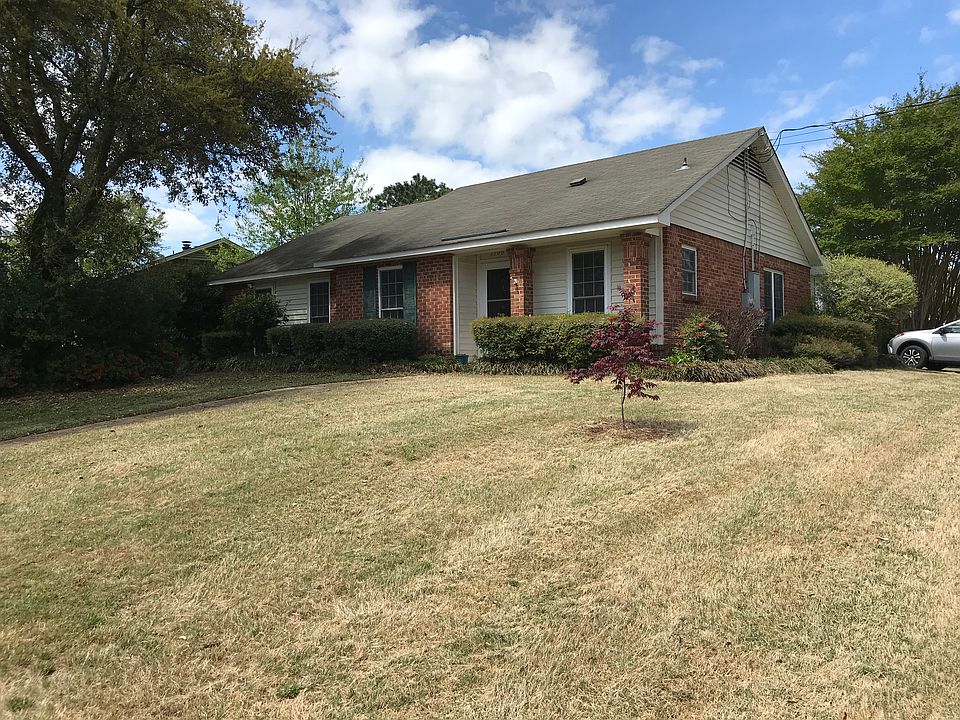 1st image of 2900 Willow Lane Dr
