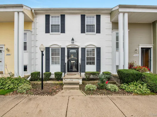 37422 Charter Oaks Blvd, Clinton Township, MI 48036