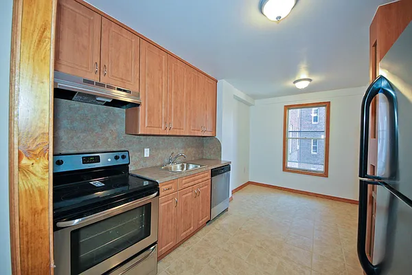 Sold by Metro Net Realty | media 19