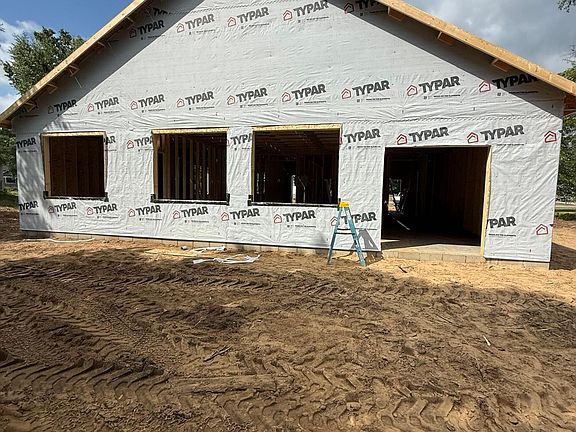 3rd image of 13758 Oakwood Dr