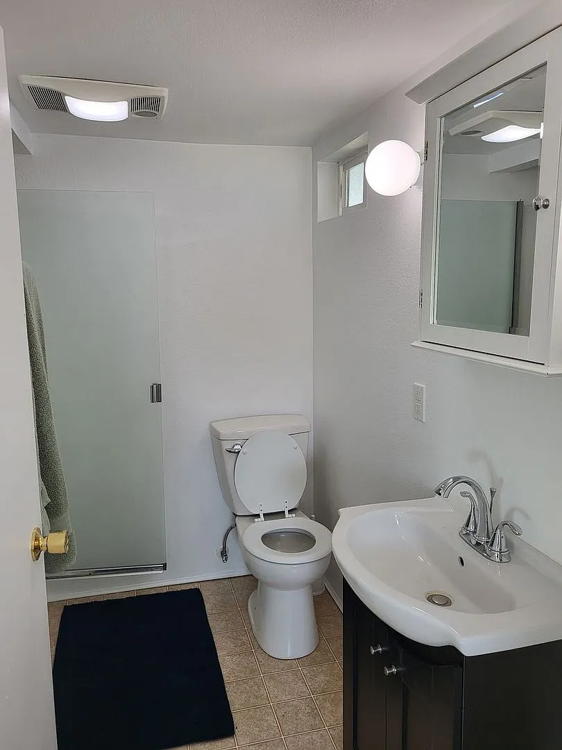 Charming Fully Furnished 1-Bedroom Home All Utilities Included! — Photo 2