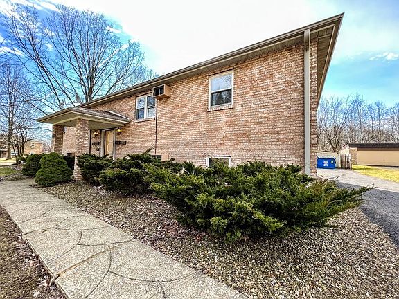 3rd image of 1899 Oles Ave #4