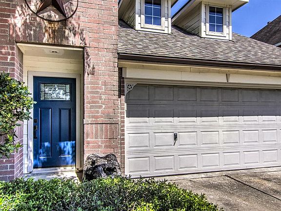 3rd image of 6018 Sandy Creek Dr