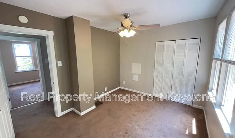303 Lexington Ct — Photo 10