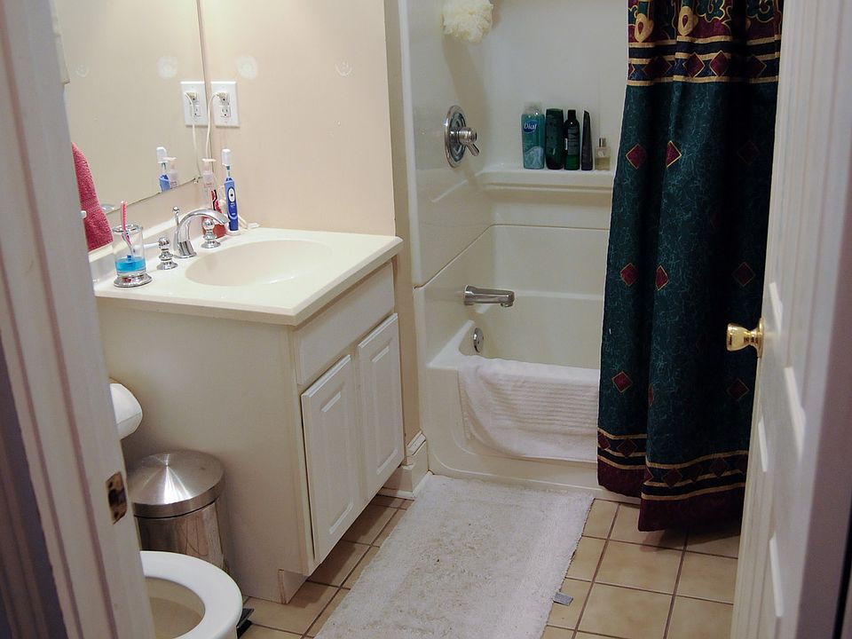 Large second floor BR