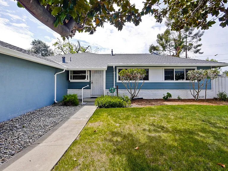 160 Kit Carson Ct — Photo 6