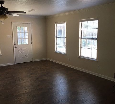 family room 350sf