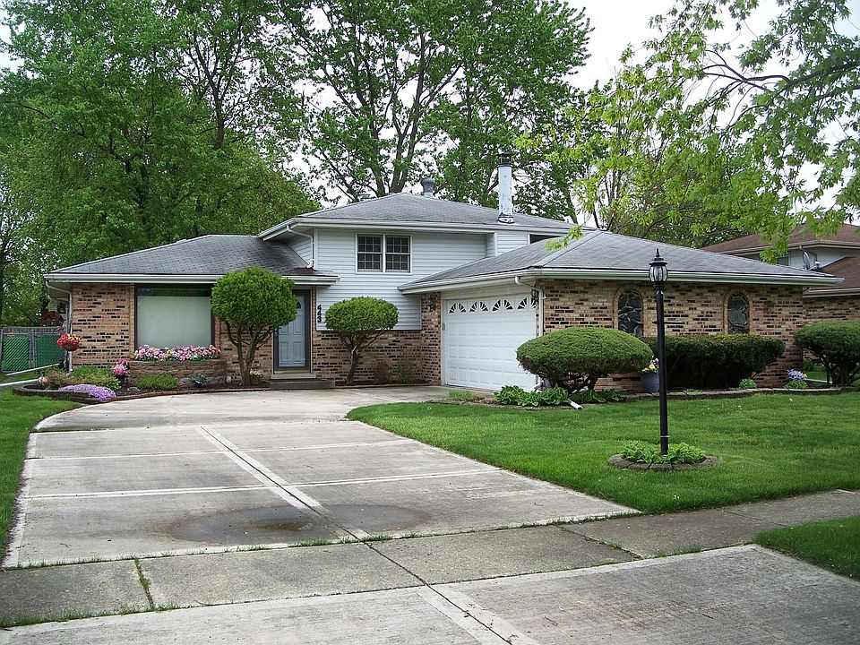 1st image of 443 S Manor Dr