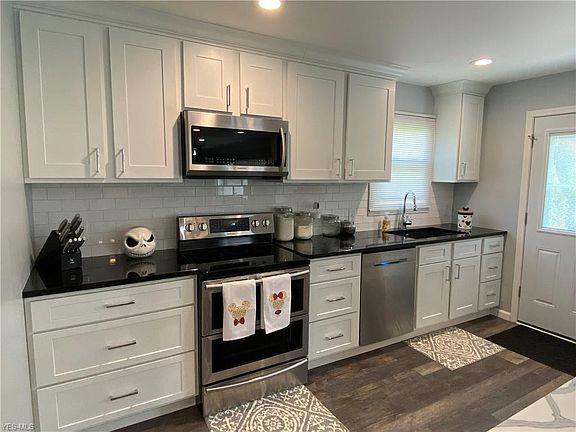 4th image of 6748 Eastgate Dr