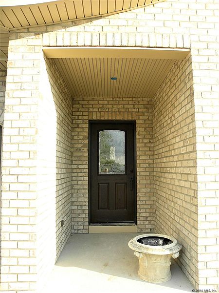 5th image of 194 BROOKWOOD Road
