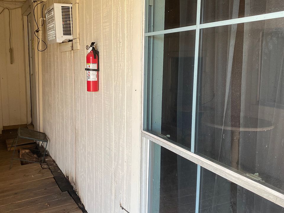 2nd image of 1506 Schneider Rd #2