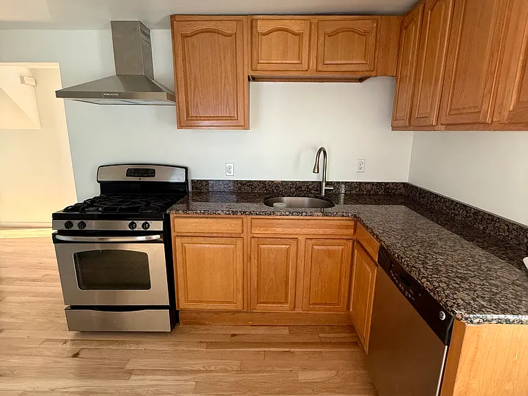 319 Main St #2 — Photo 7