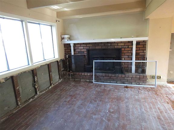 5th image of 23 Fairway Dr