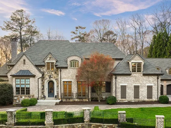 4076 Glen Devon Dr NW, Atlanta, GA 30327