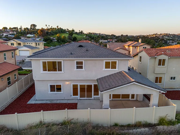 8521 Grove Hill Ct — Photo 17