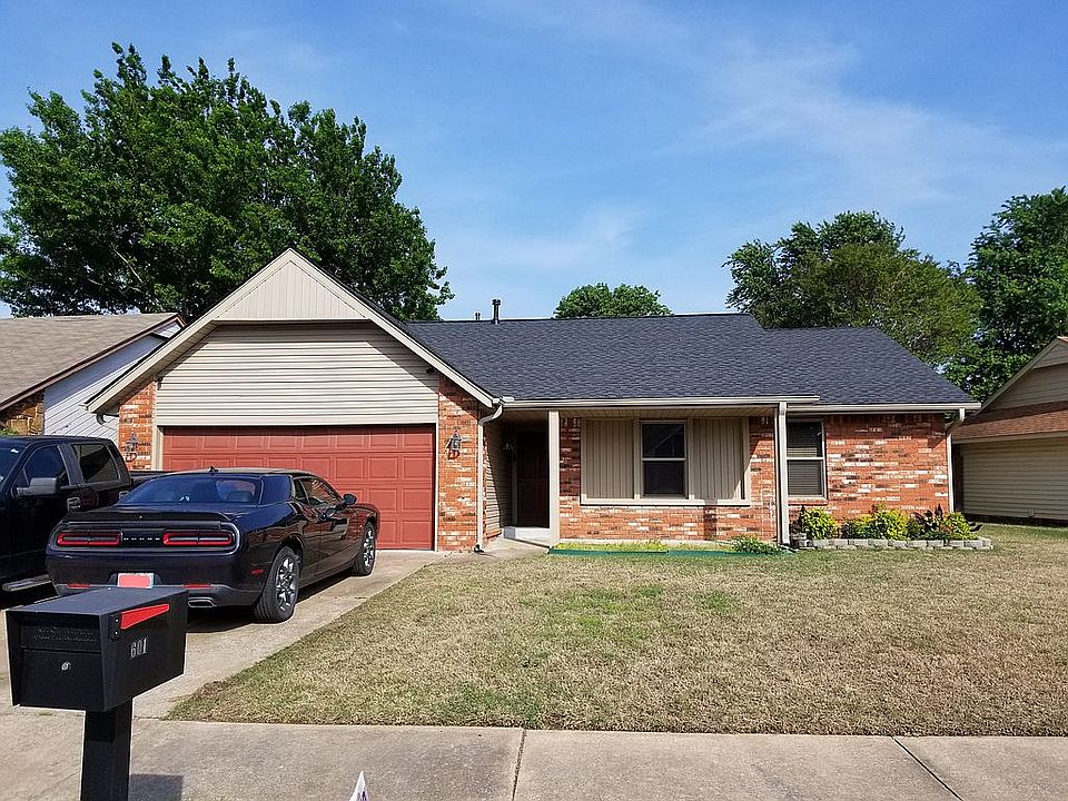 1st image of 601 S Indianwood Ave