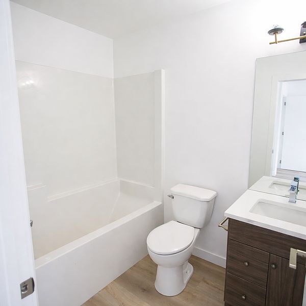 Winnipeg Apartment for rent - 3 Bedrooms — photo 12