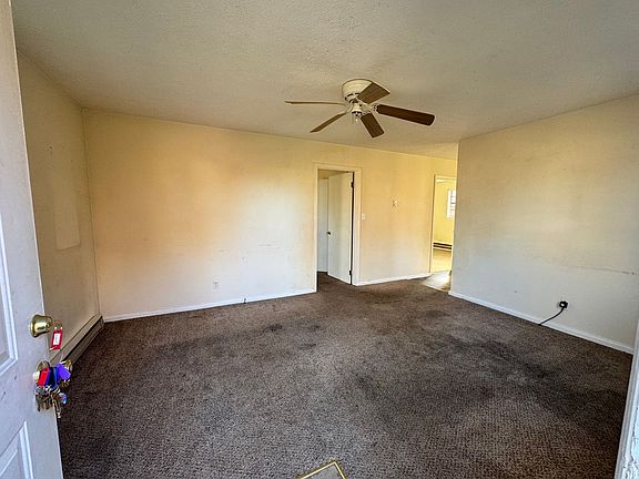 3rd image of 128 Woodland Ave