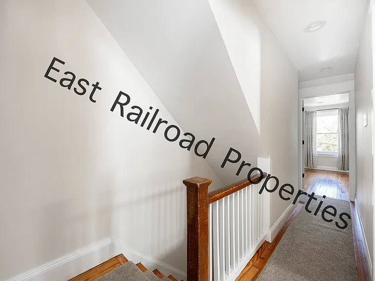 E Railroad Ave — Photo 17