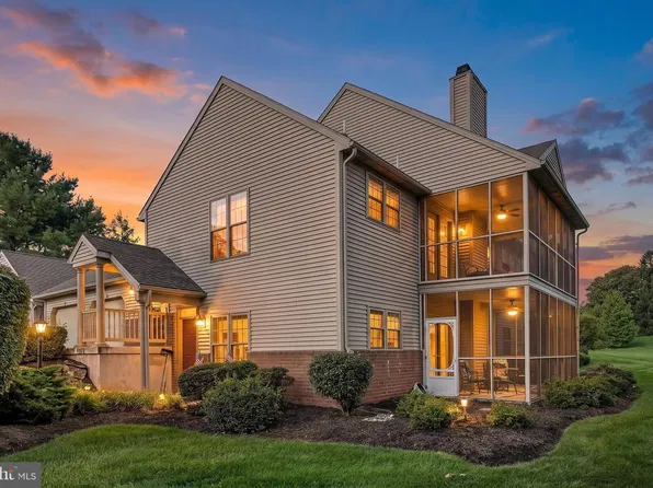 19 Bromley Ct, Hershey, PA 17033