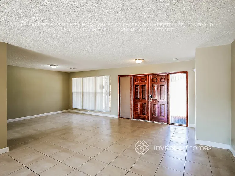 1810 N 47th Ave — Photo 4