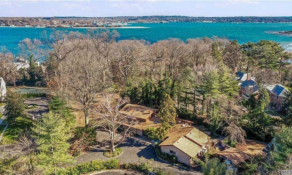 1st image of 8 Eagle Point Dr