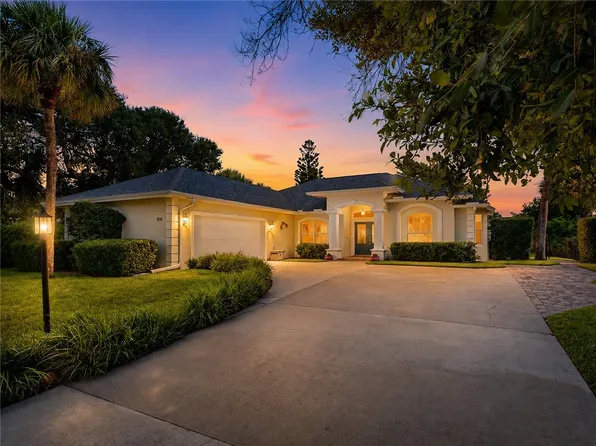 916 Pebble Ln, Indian River Shores, FL 32963
