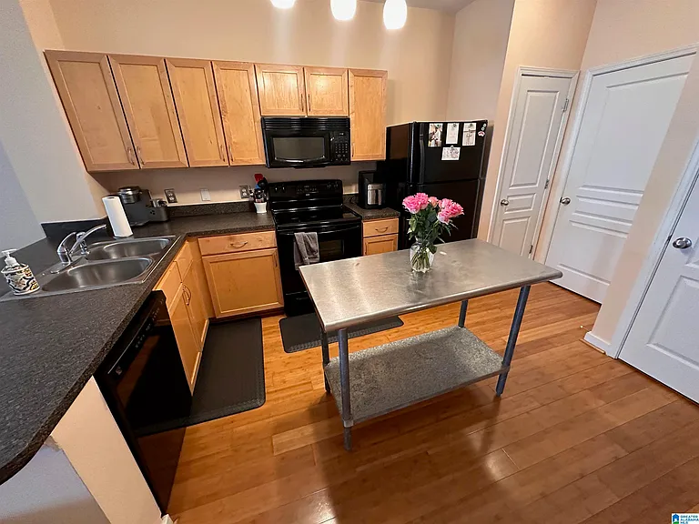 2020 5th Ave S #340 — Photo 4