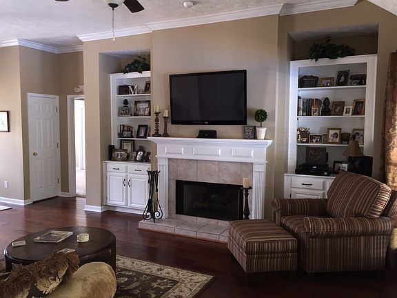 3rd image of 265 Carolina Ct