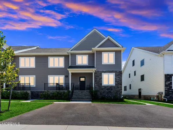 78 Edgecomb Avenue, Lakewood, NJ 08701