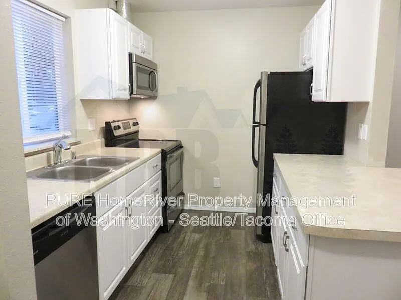 2 bed, 1.0 bath, 1120 sqft, $1,495 — Photo 3