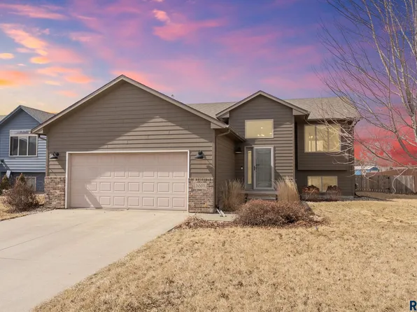 5005 S Galway Ave, Sioux Falls, SD 57106