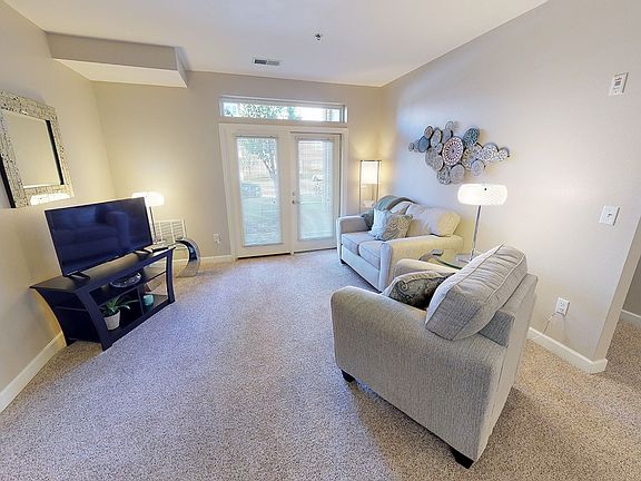 4th image of 17551 Pinkney St #3523-101