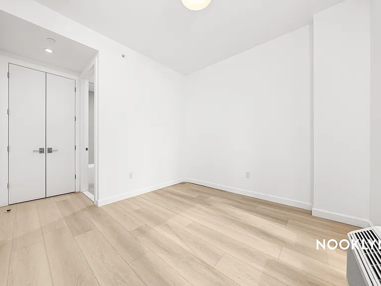 26-04 Jackson Ave #3B — Photo 11