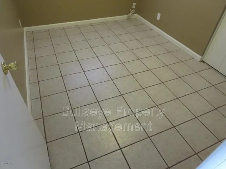 1901 S Farmer Ave #1901 — Photo 18