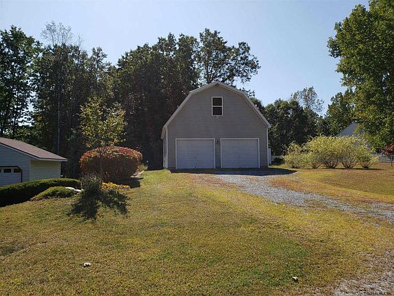 3rd image of 11 Oxford Dr