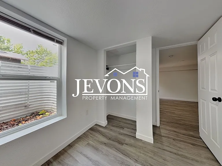 630 N Skyline Dr #B — Photo 16