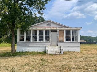 215 Mecklenburg St, Petersburg, VA 23803