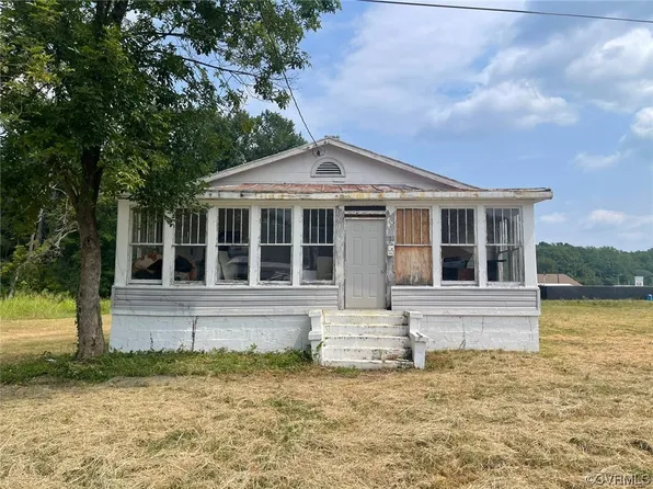 215 Mecklenburg St, Petersburg, VA 23803