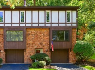 515 Kingsberry Ct, Pittsburgh, PA