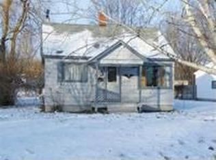 703 Dresser St, Cheboygan, MI 49721