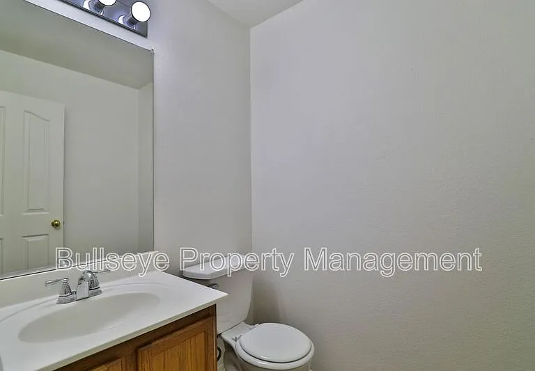 1069 E Lowell Ct — Photo 12
