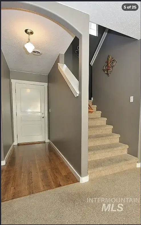 3 bed, 2.5 bath, 1750 sqft, $2,500 — Photo 2