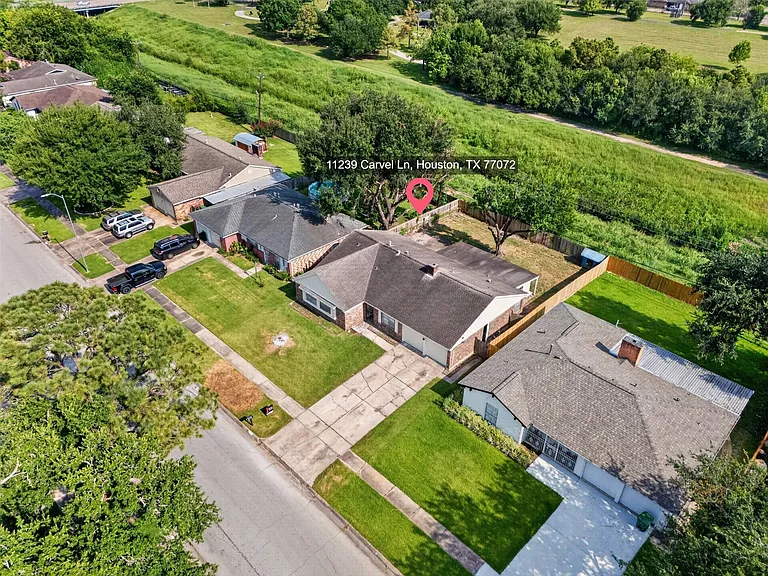 11239 Carvel Ln — Photo 42