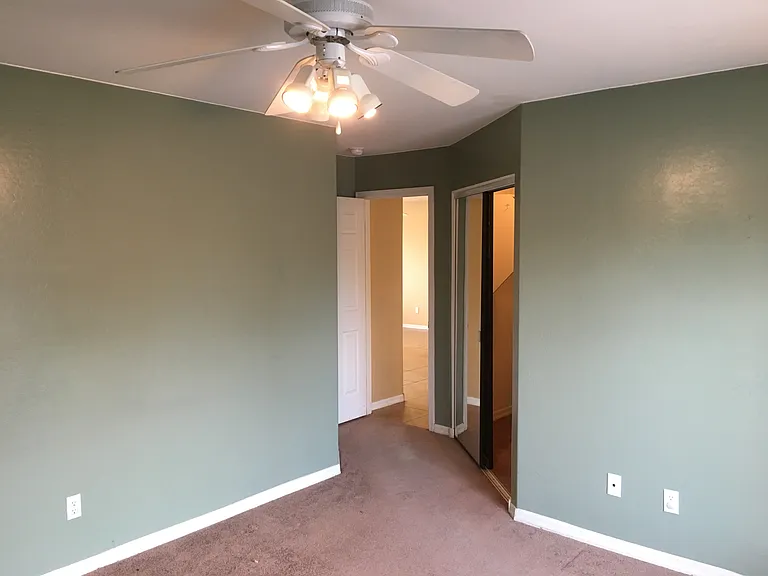 2536 E McArthur Dr — Photo 7
