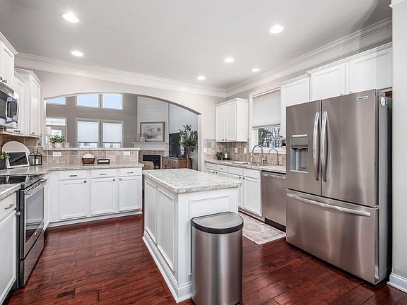 4th image of 954 Kentucky Cir