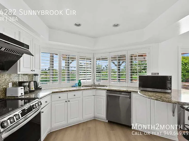24282 Sunnybrook Cir — Photo 5