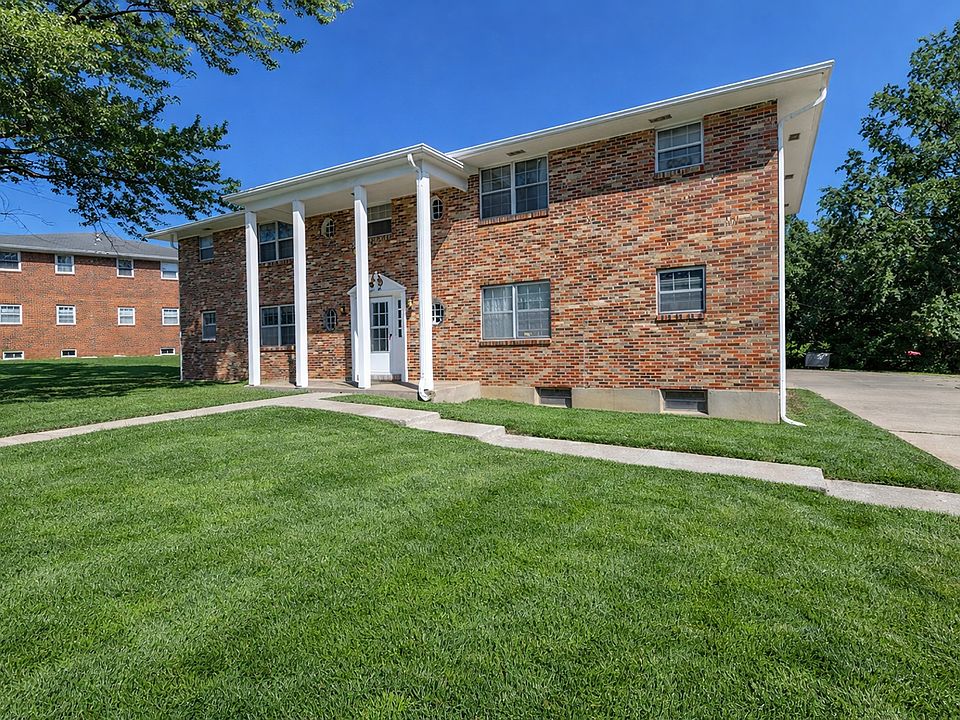 1st image of 2705 W Rollins Rd APT 2