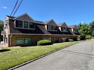 7 Oak Ridge Rd, Newfoundland, NJ 07435