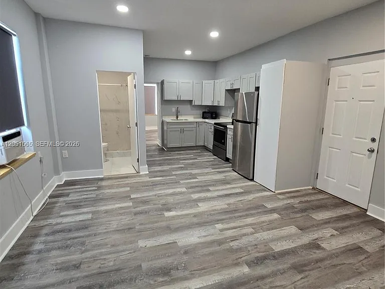 1629 SW 6th St #4 — Photo 7